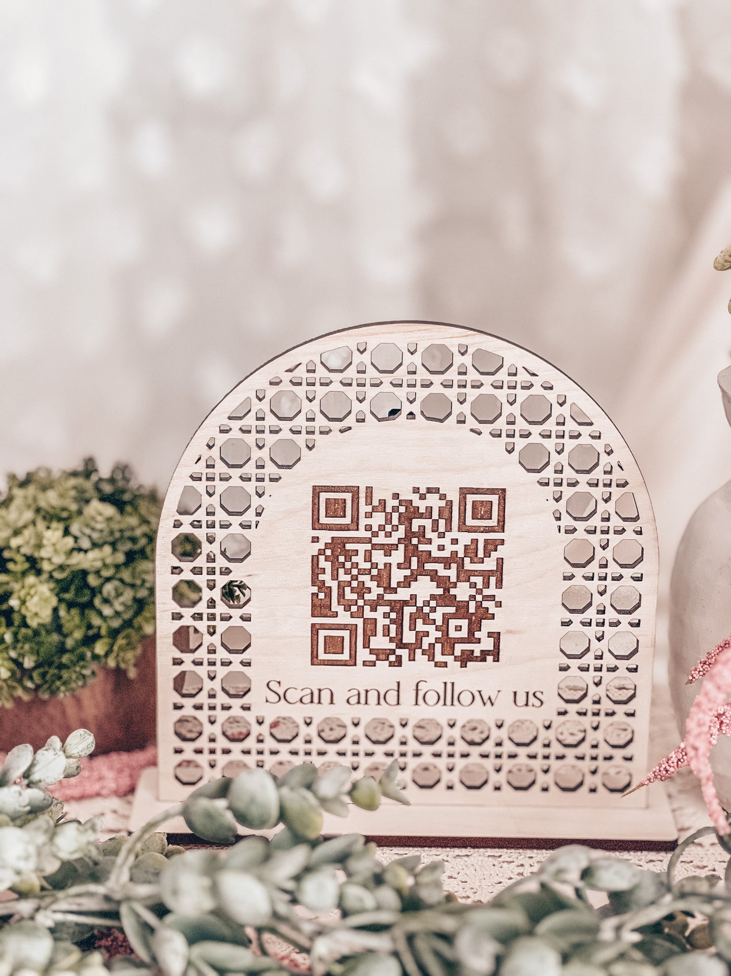 Small Rattan Scan and Follow Us Arch Sign